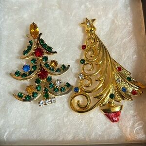 Christmas tree pins, set of 2. Perfect condition